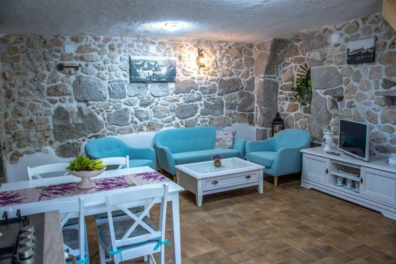 Ferienhaus Traditional Stone House St.Anton Malinska