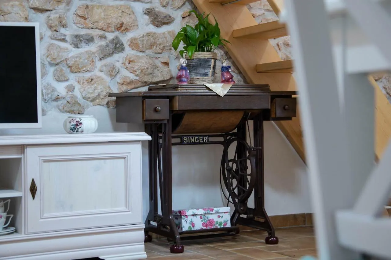 Ferienhaus Traditional Stone House St.Anton Malinska Kroatien