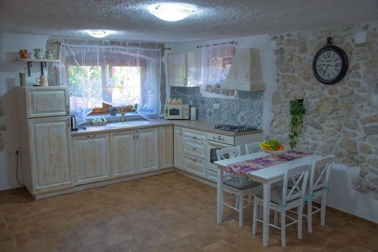 Traditional Stone House St.Anton Malinska Kroatien