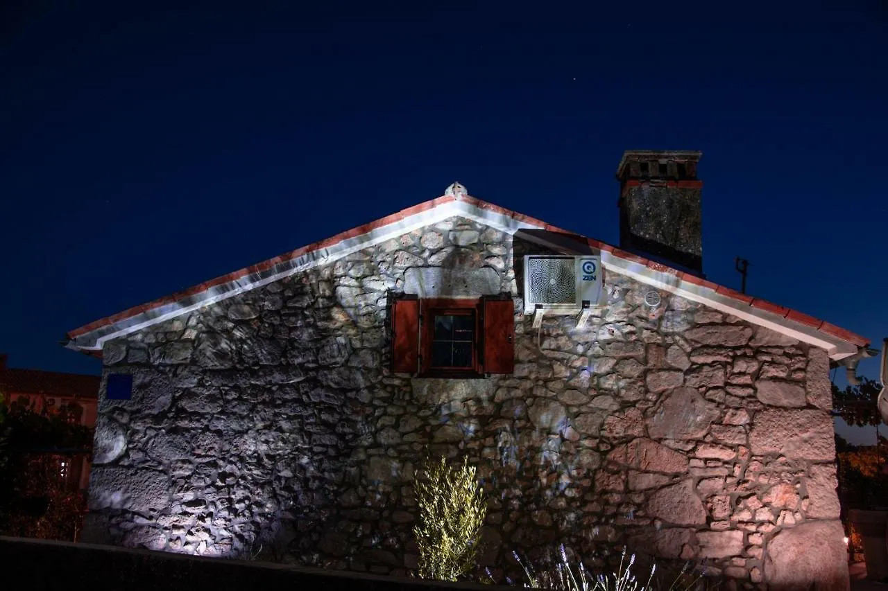 Traditional Stone House St.Anton 马林斯卡 度假居